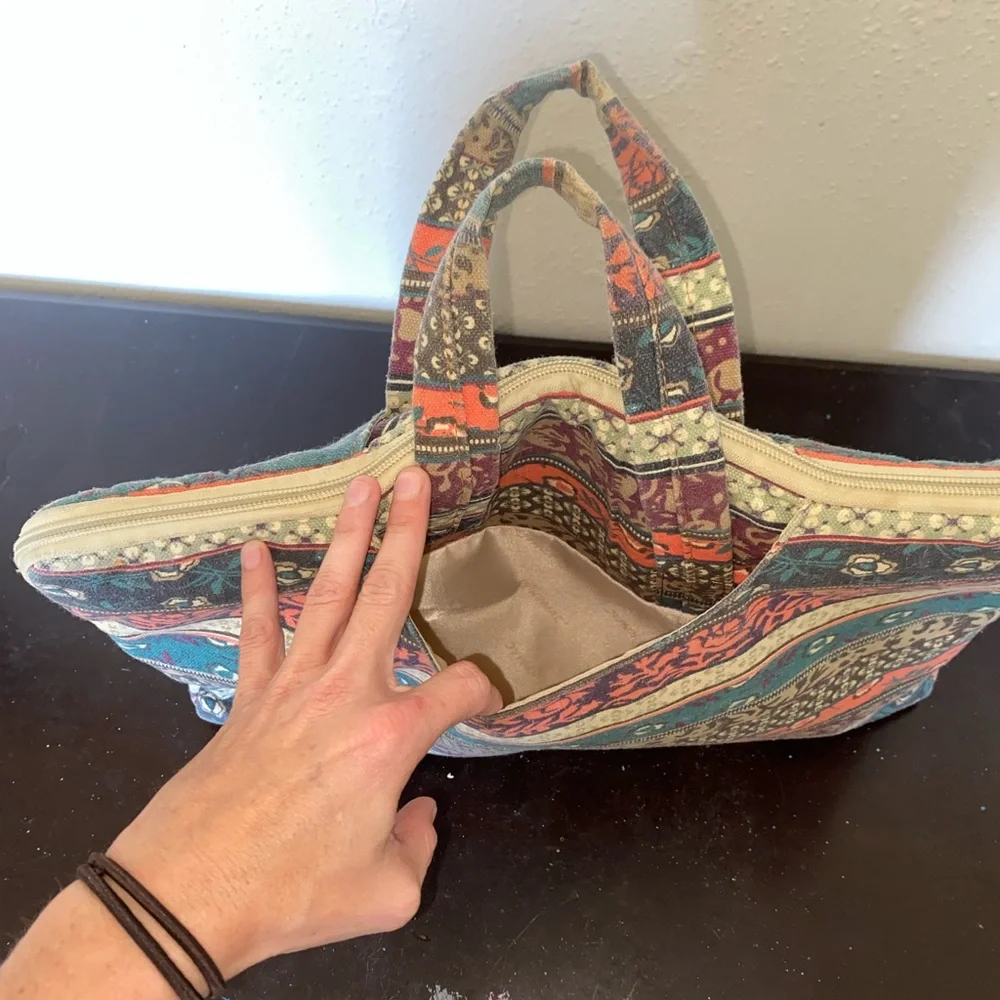 Multicolor Kinmac Boho Laptop Bag - Picture 4 of 8